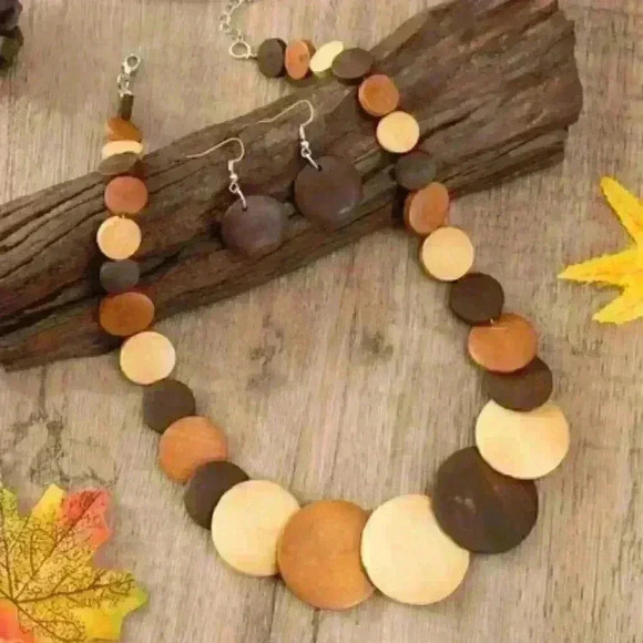 New Bohemian Style Circular Jewelry Set - Necklace and Earrings - Picture 2 of 3